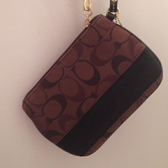 COACH BROWN BLACK SIG C WRISTLET WALLET - Picture 1 of 4